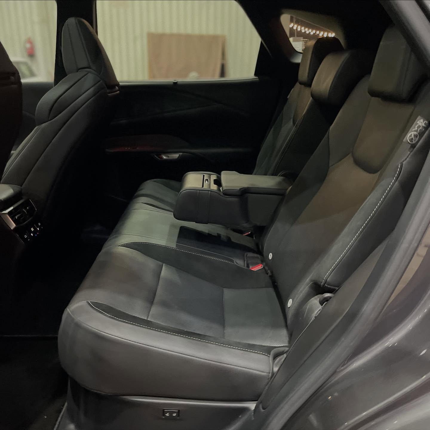 Car Image 2023 LEXUS RX 350