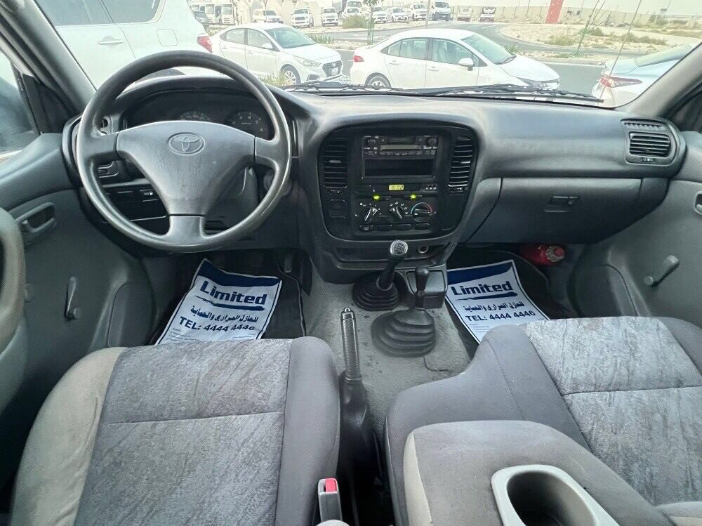 Car Image 1998 TOYOTA LAND CRUISER G