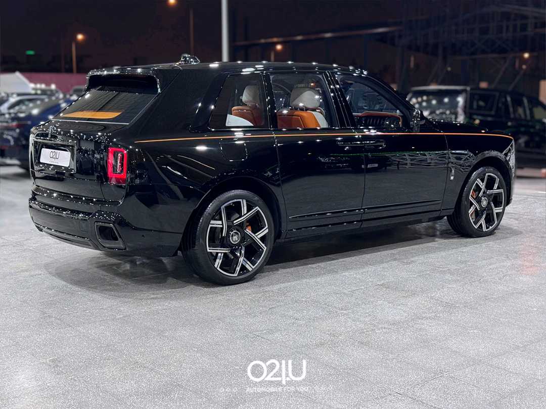 Car Image 2025 ROLLS ROYCE CULLINAN 