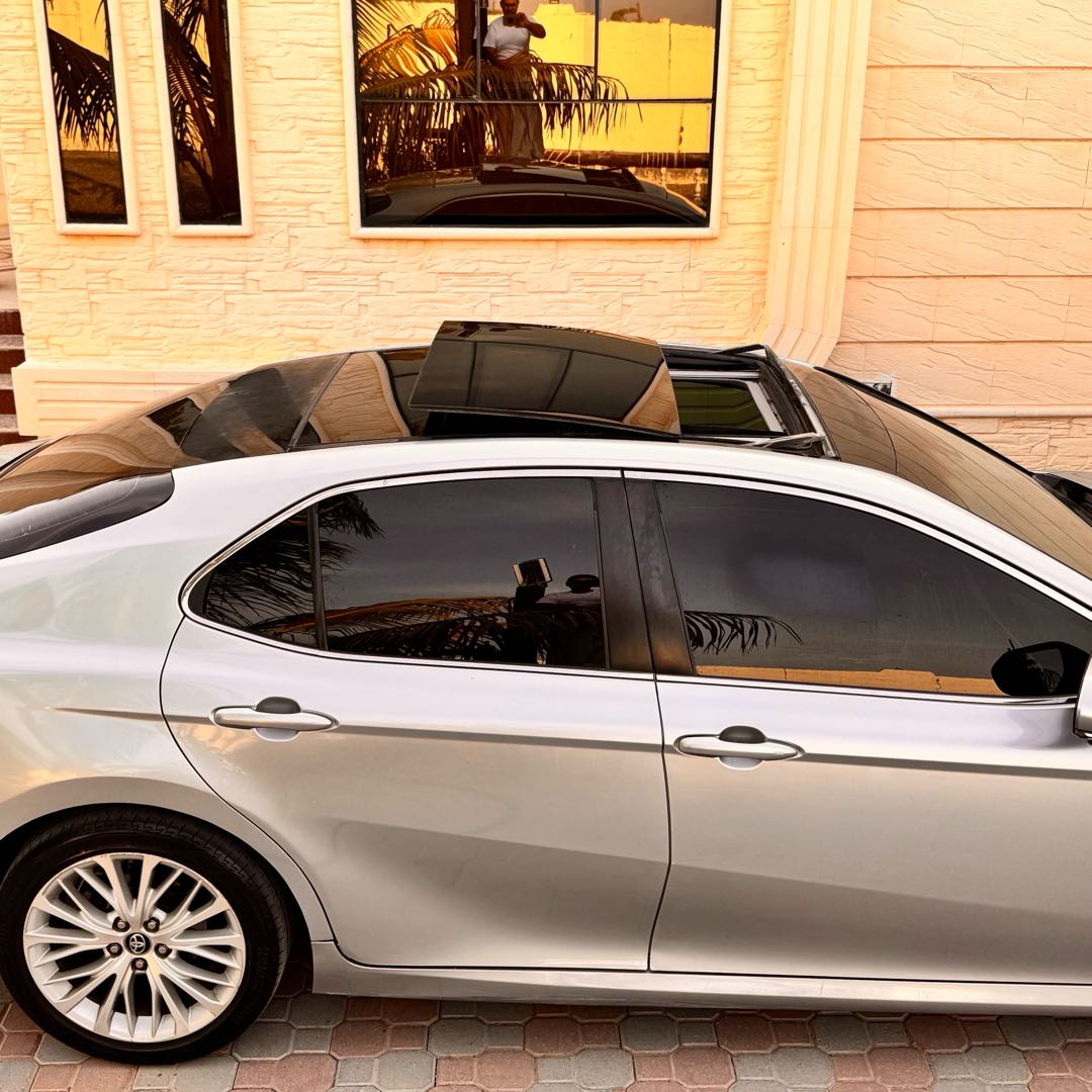 Car Image 2018 TOYOTA CAMRY XLE