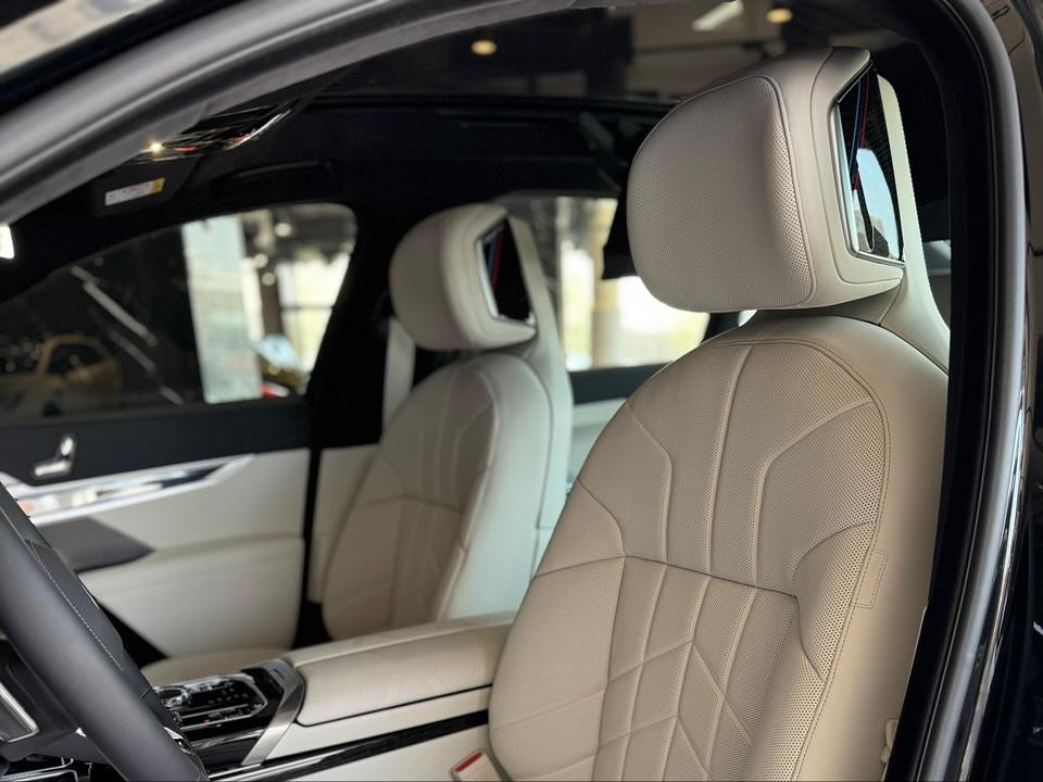 Car Image 2026 BMW 7 SERIES 