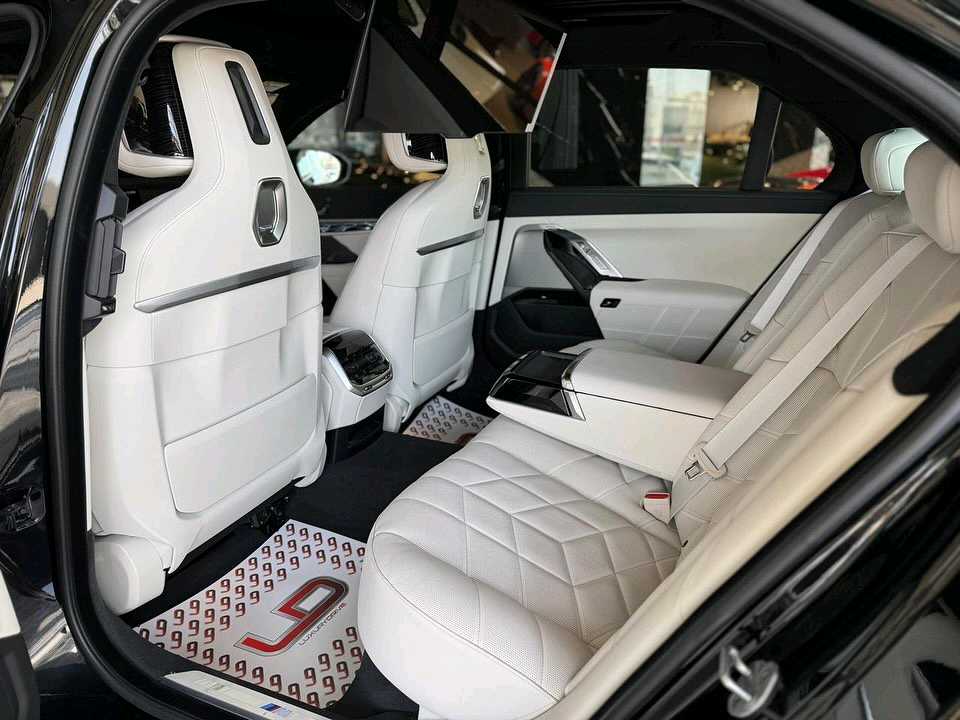 Car Image 2026 BMW 7 SERIES 