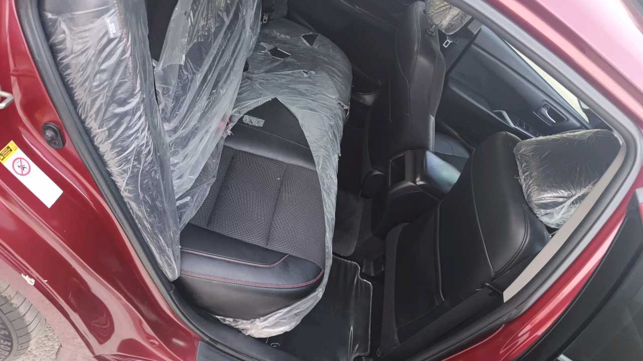 Car Image 2017 TOYOTA CAMRY SE