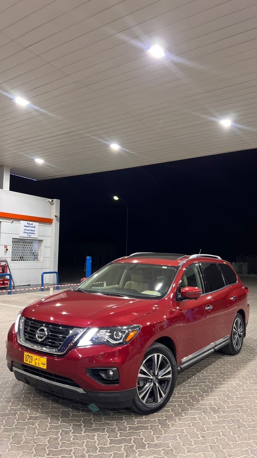 Car Image 2017 NISSAN PATHFINDER PLATINUM