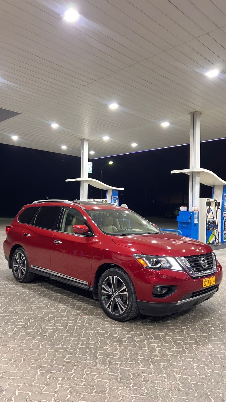 Car Image 2017 NISSAN PATHFINDER PLATINUM