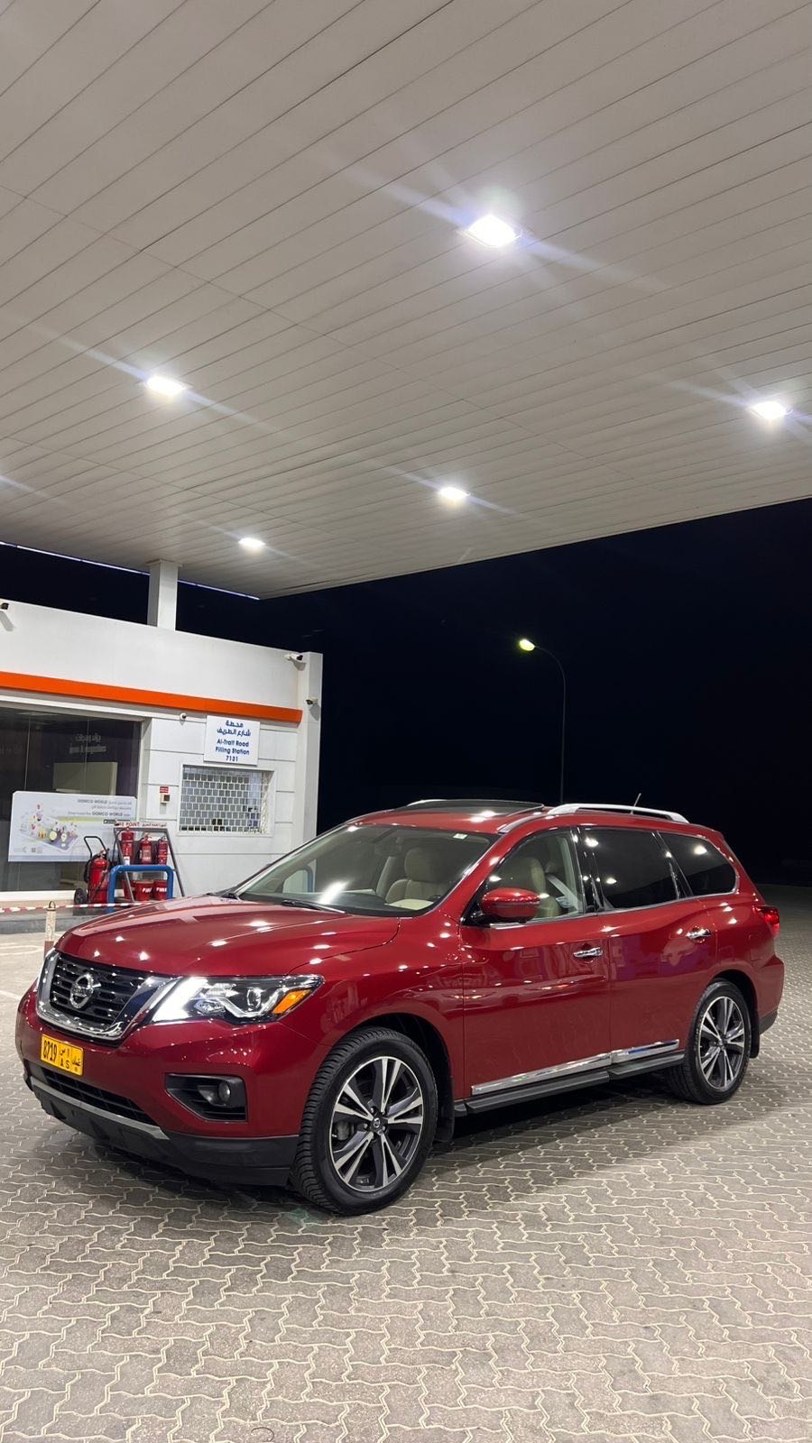 Car Image 2017 NISSAN PATHFINDER PLATINUM