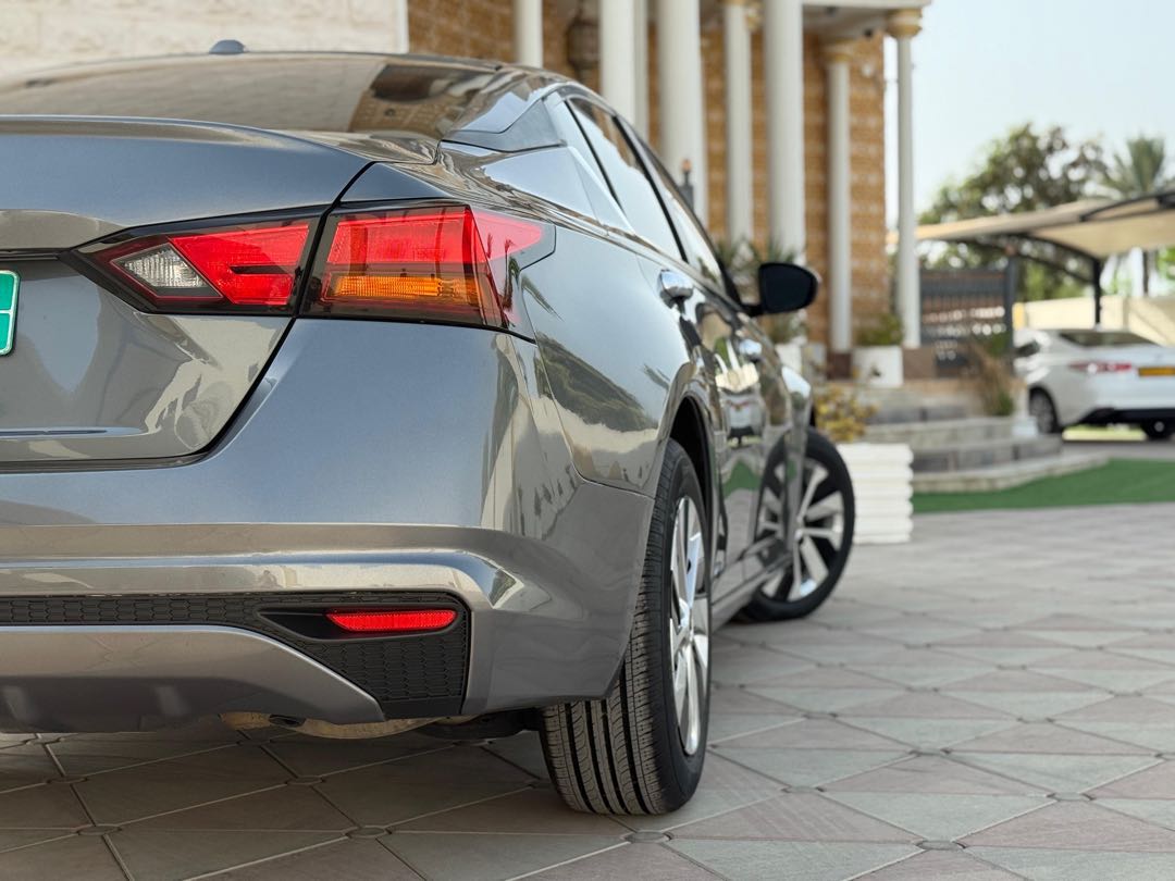 Car Image 2019 NISSAN ALTIMA S