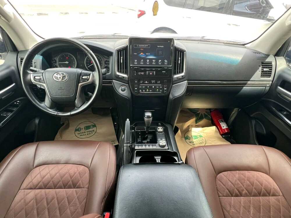 Car Image 2020 TOYOTA LAND CRUISER GX.R