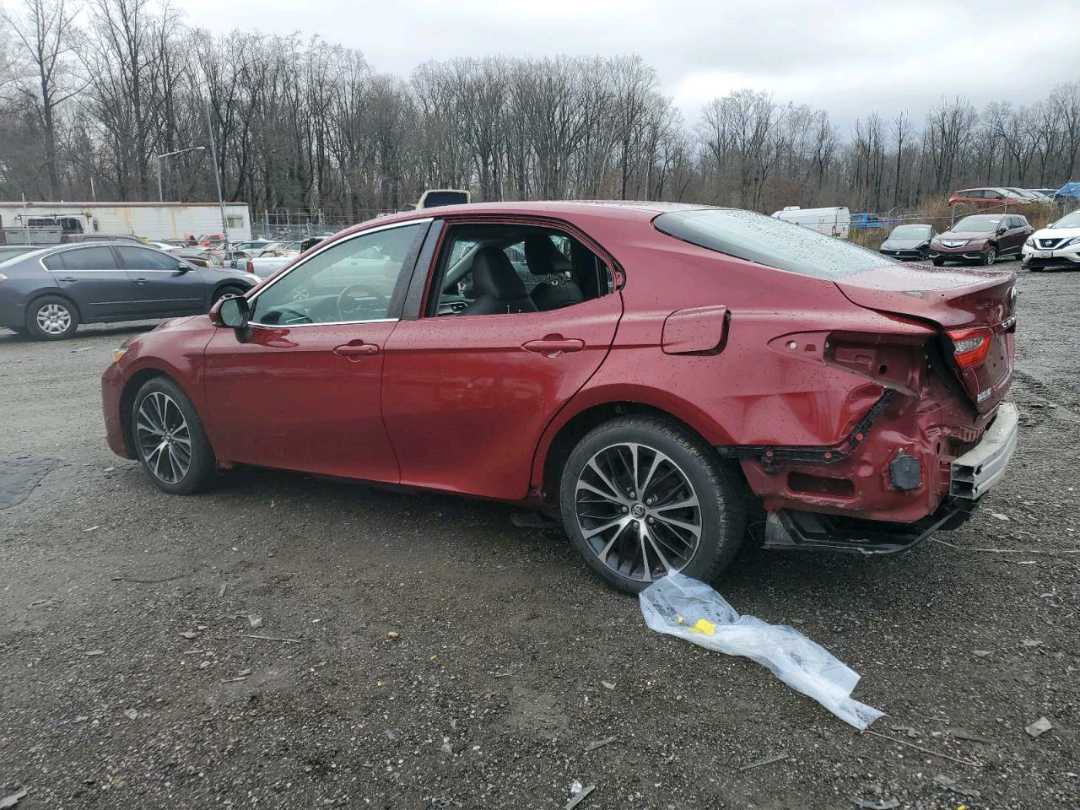Car Image 2018 TOYOTA CAMRY