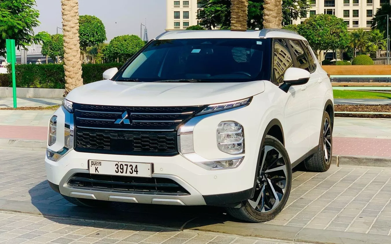 MITSUBISHI OUTLANDER 2024