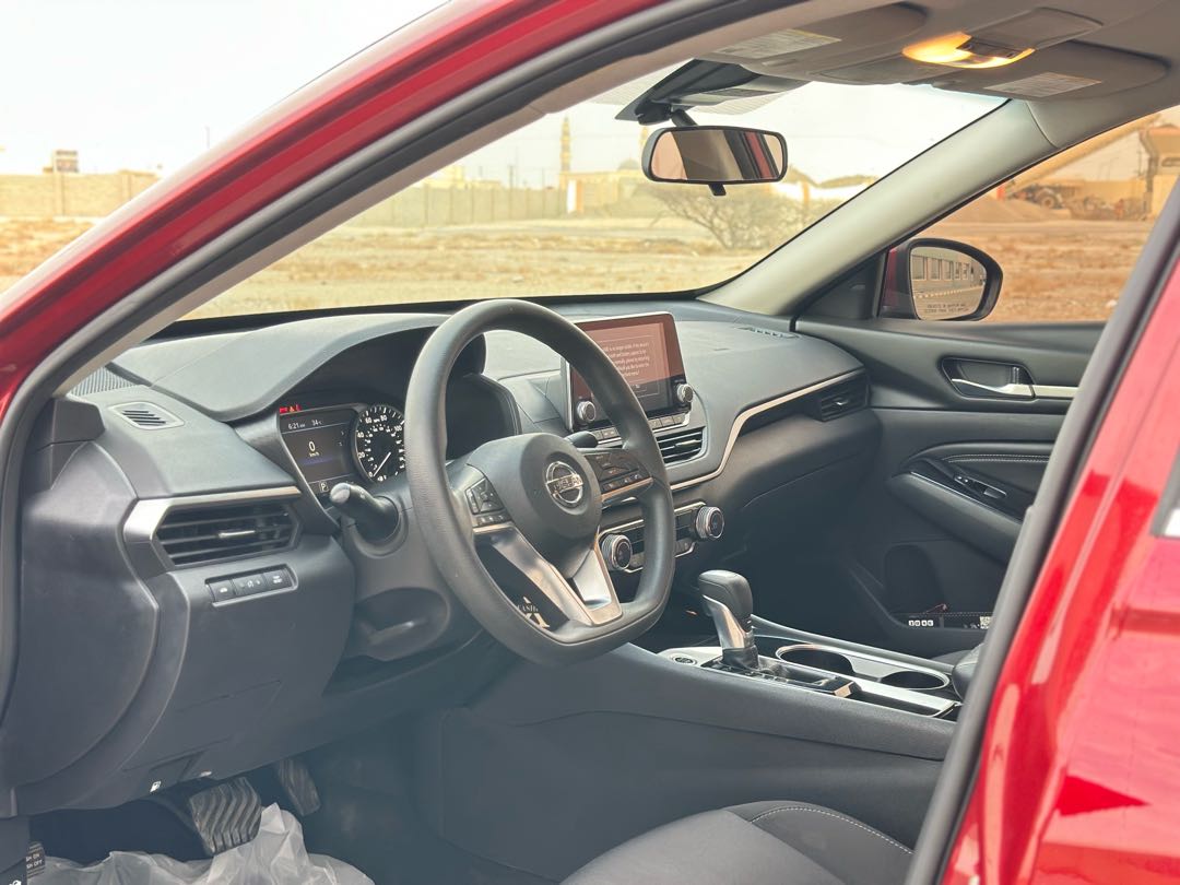 Car Image 2021 NISSAN ALTIMA SV