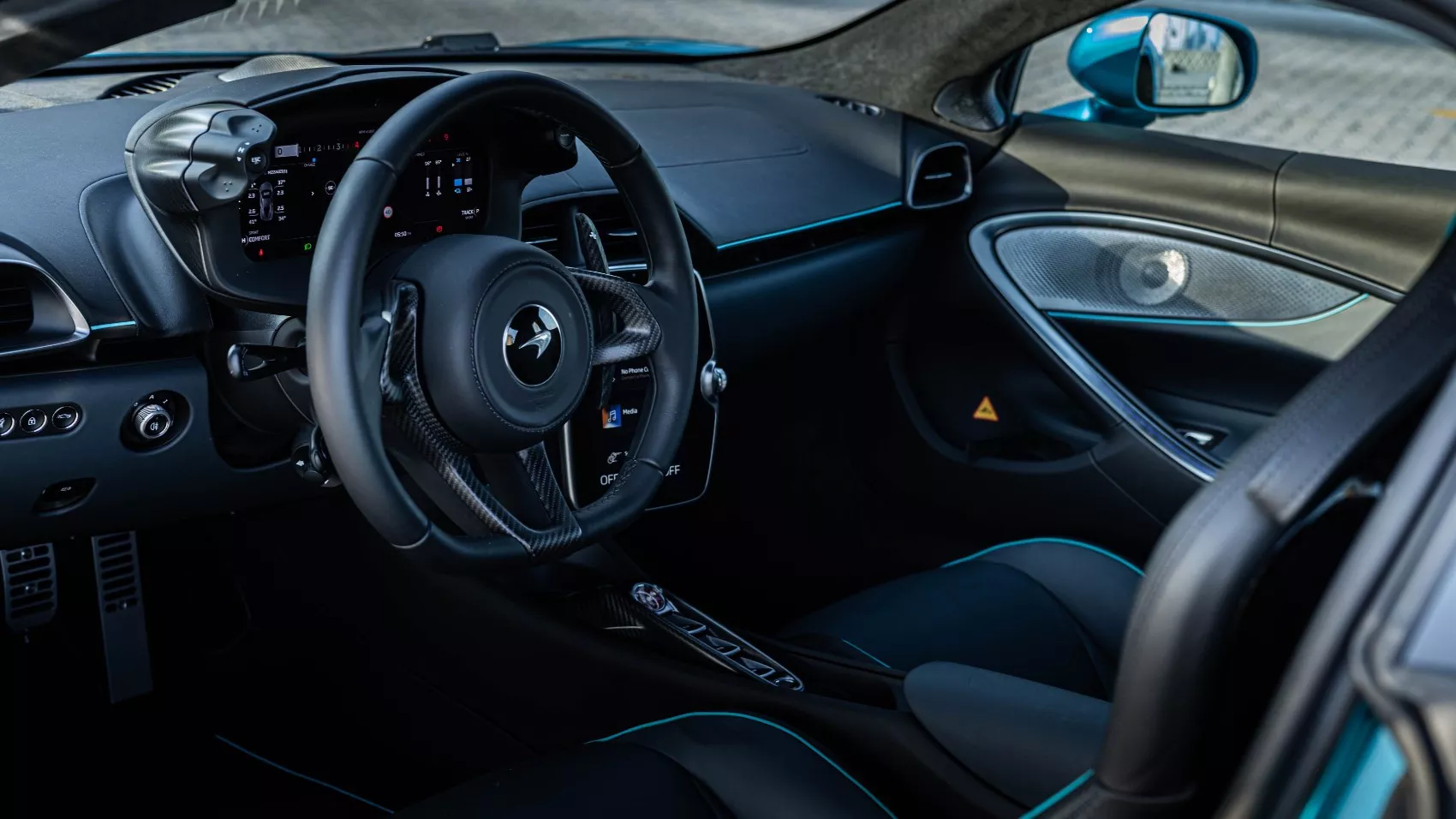 MCLAREN Artura Spider 2023