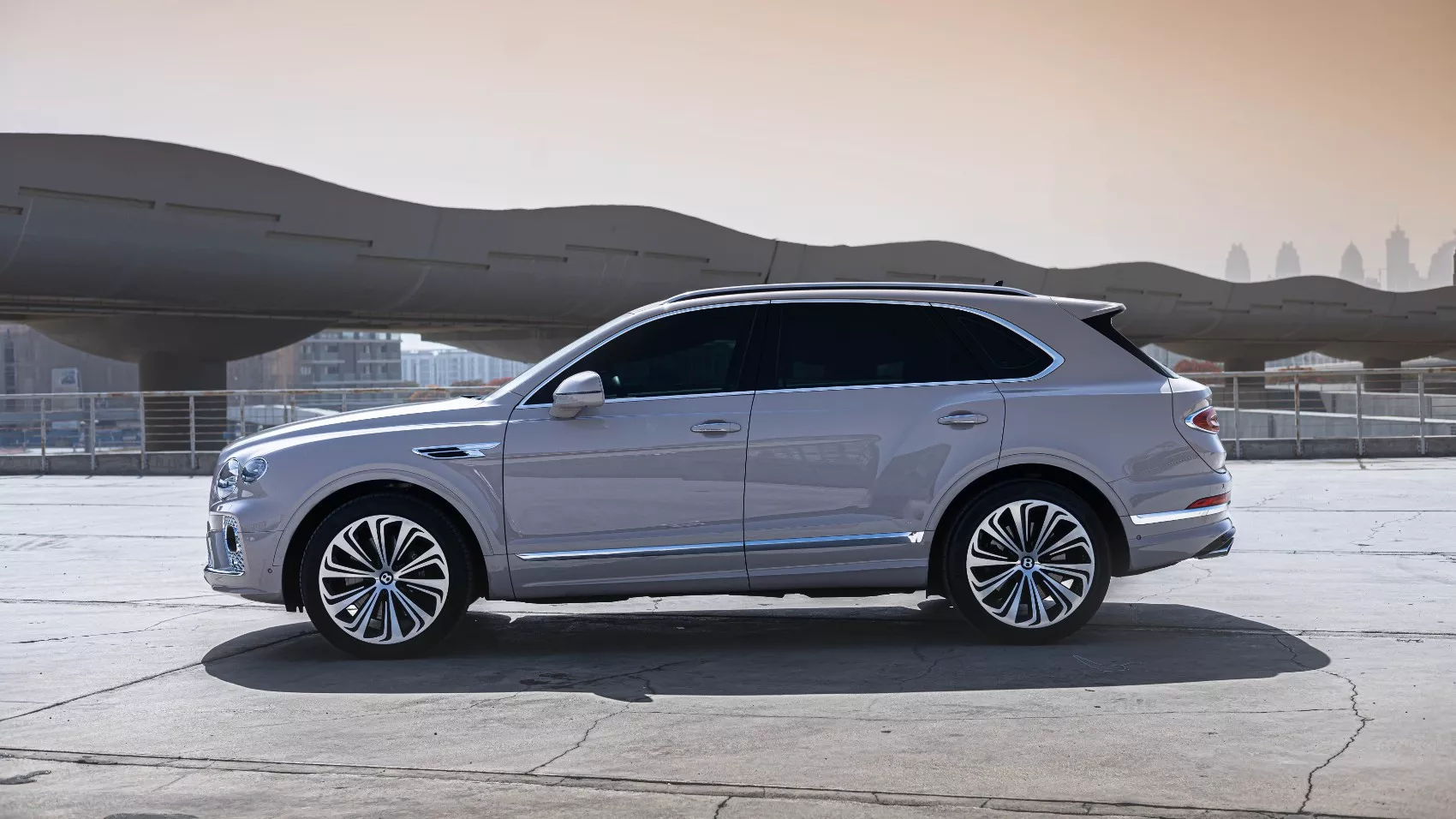 BENTLEY BENTAYGA 2022