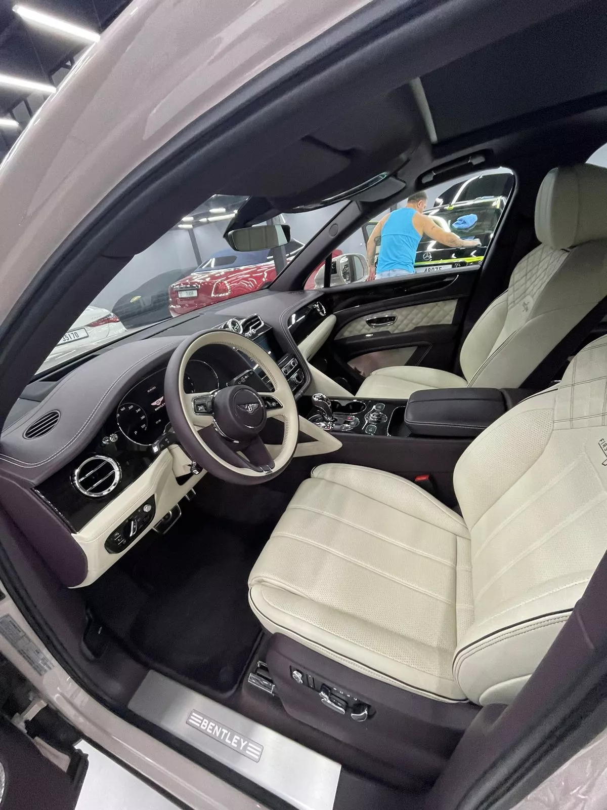 BENTLEY BENTAYGA 2022