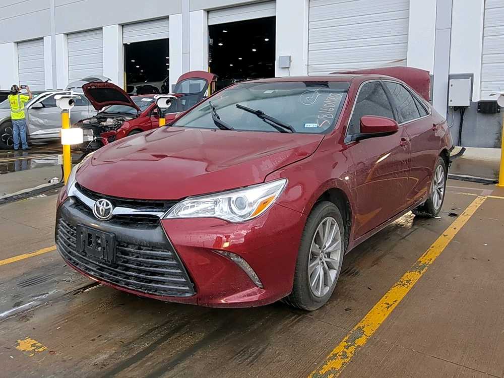 Car Image 2017 TOYOTA CAMRY
