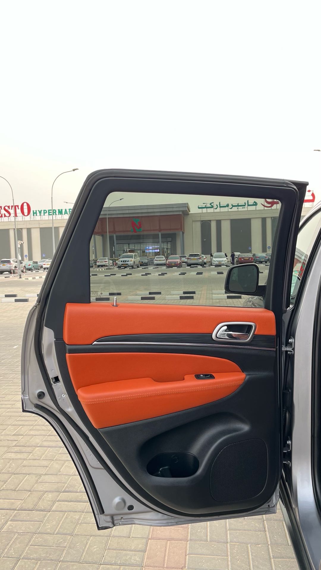 Car Image 2019 JEEP GRAND CHEROKEE 