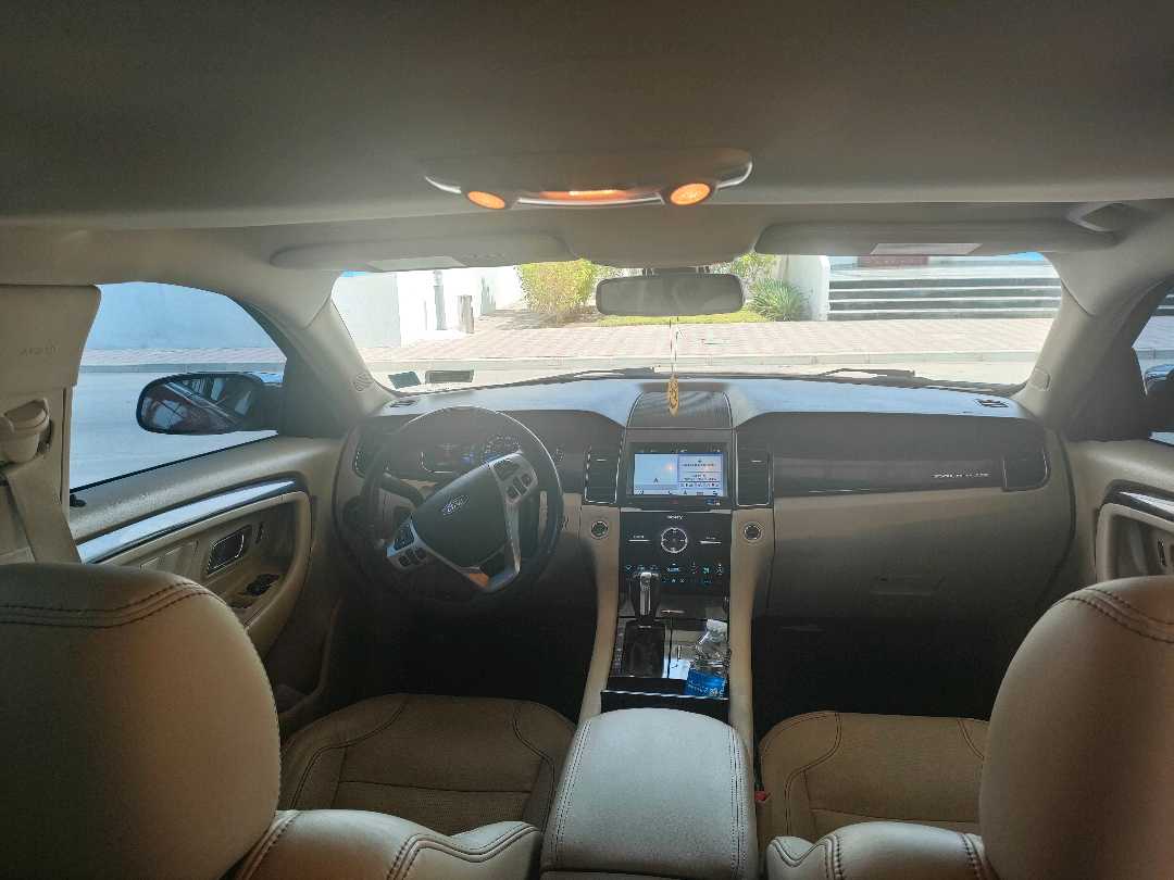 Car Image 2018 FORD TAURUS 