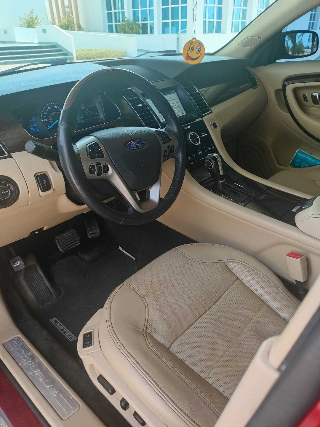 Car Image 2018 FORD TAURUS 