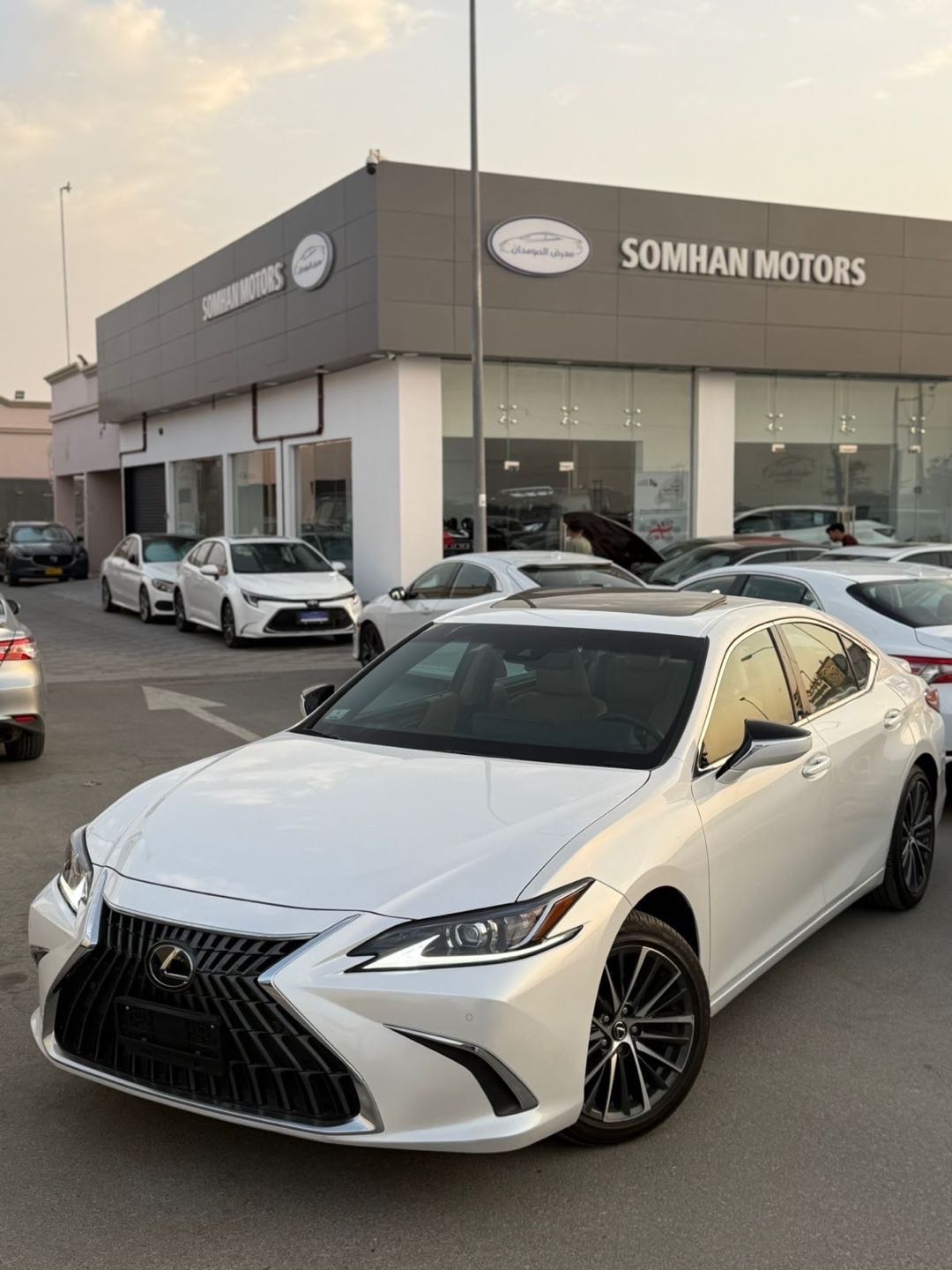 Car Image 2023 LEXUS ES 350