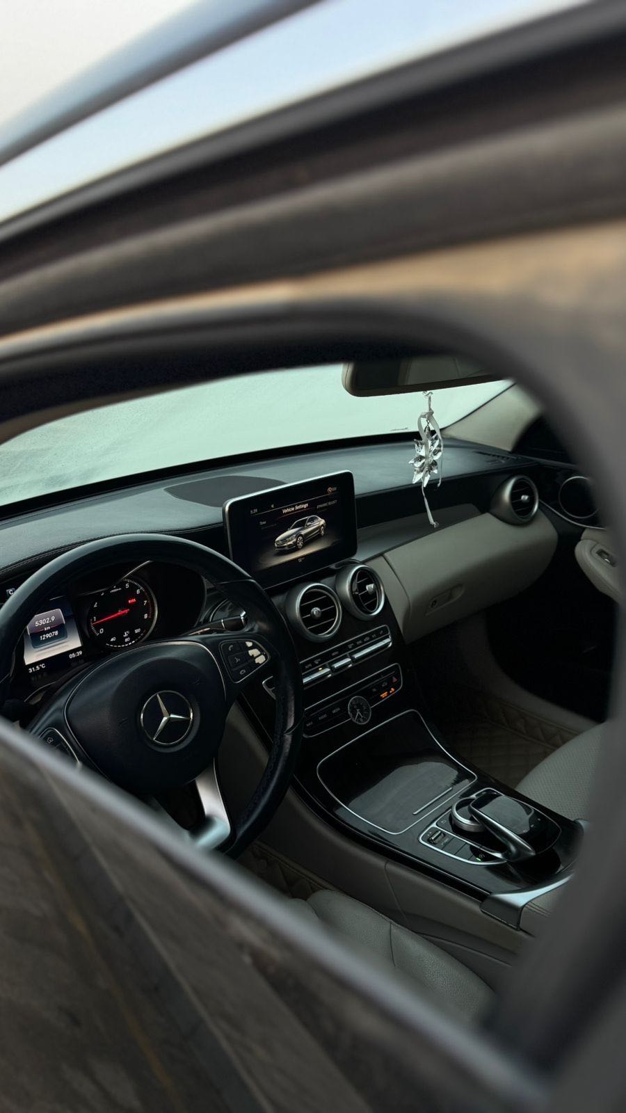 Car Image 2017 MERCEDES C Class 300