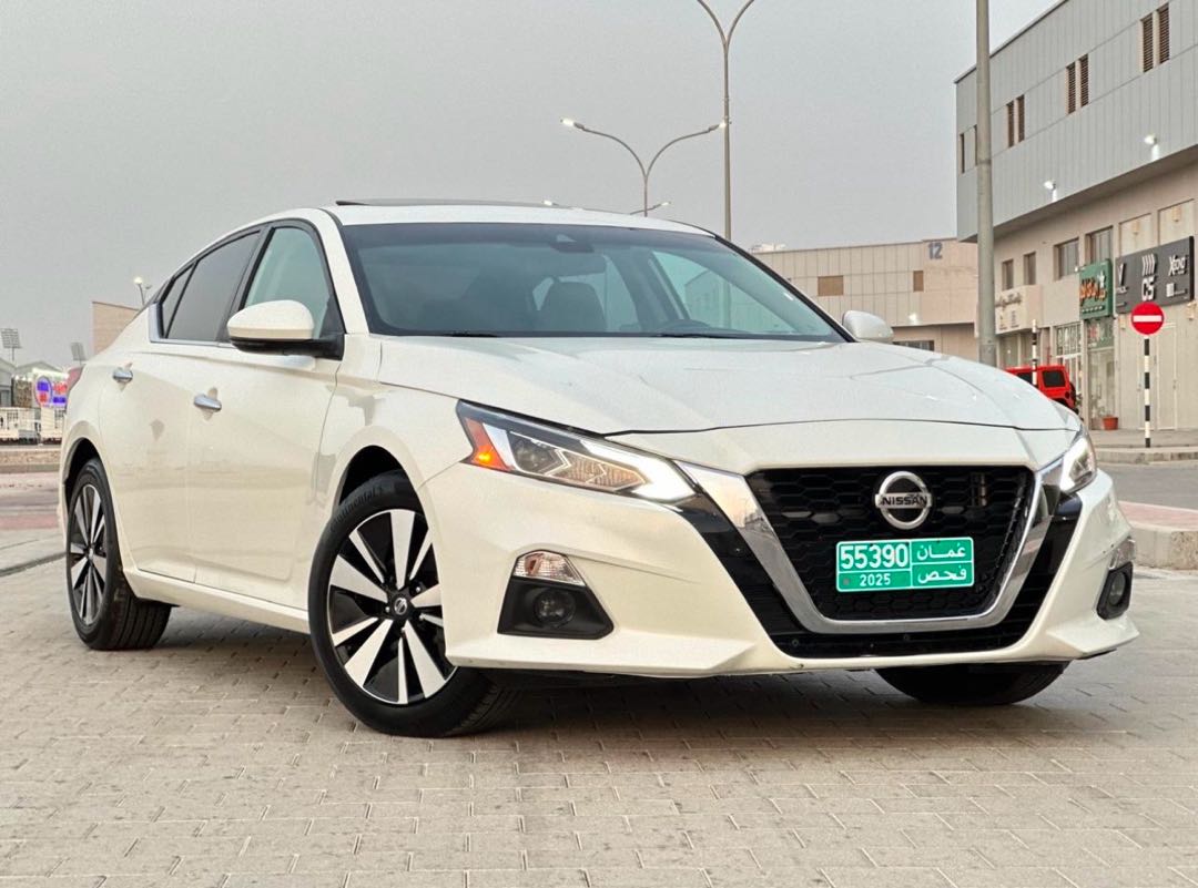 Car Image 2022 NISSAN ALTIMA SV