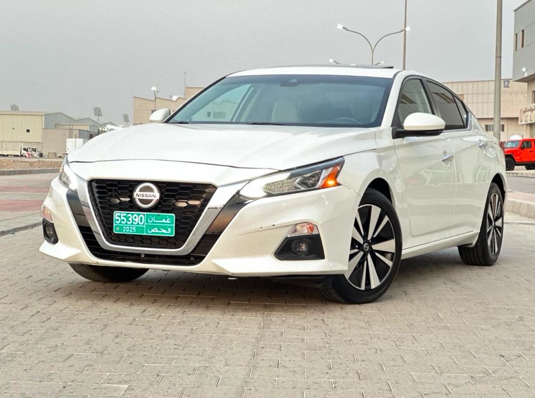 Car Image 2022 NISSAN ALTIMA SV
