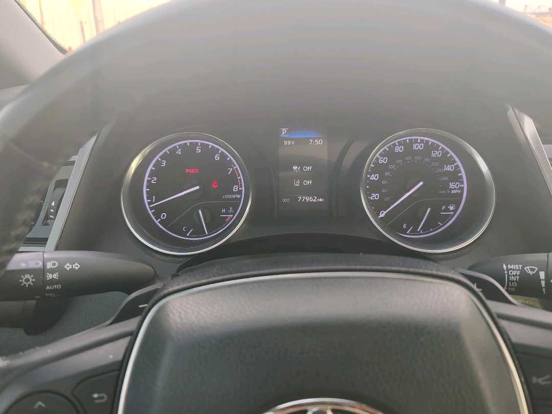 Car Image 2020 TOYOTA CAMRY SE