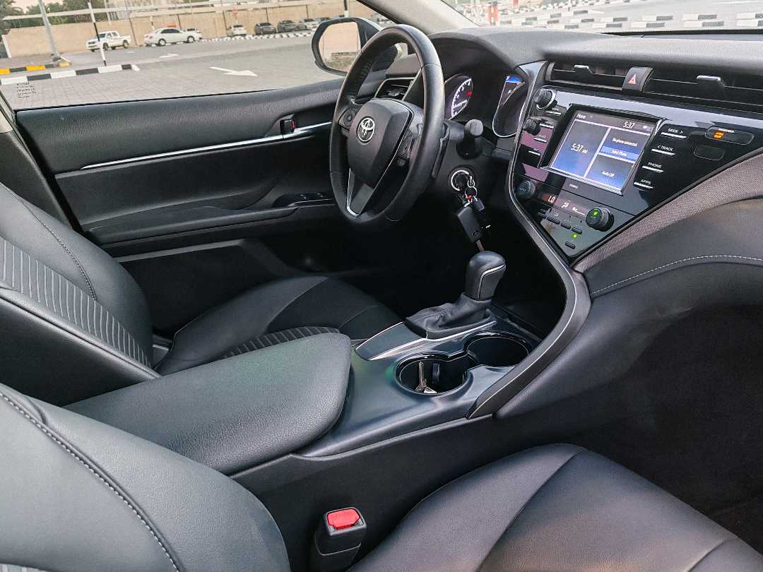 Car Image 2020 TOYOTA CAMRY SE