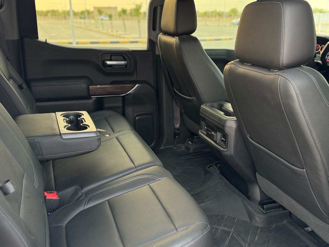 Car Image 2019 CHEVROLET SILVERADO 