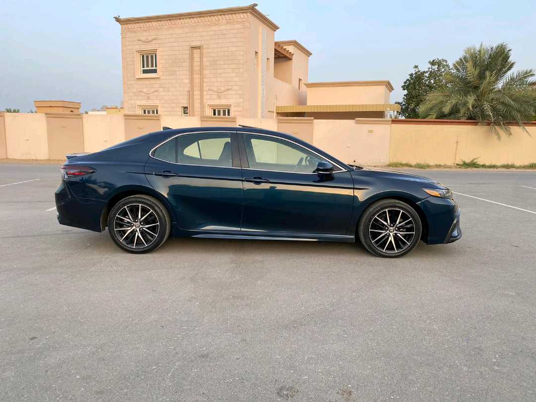 Car Image 2021 TOYOTA CAMRY SE