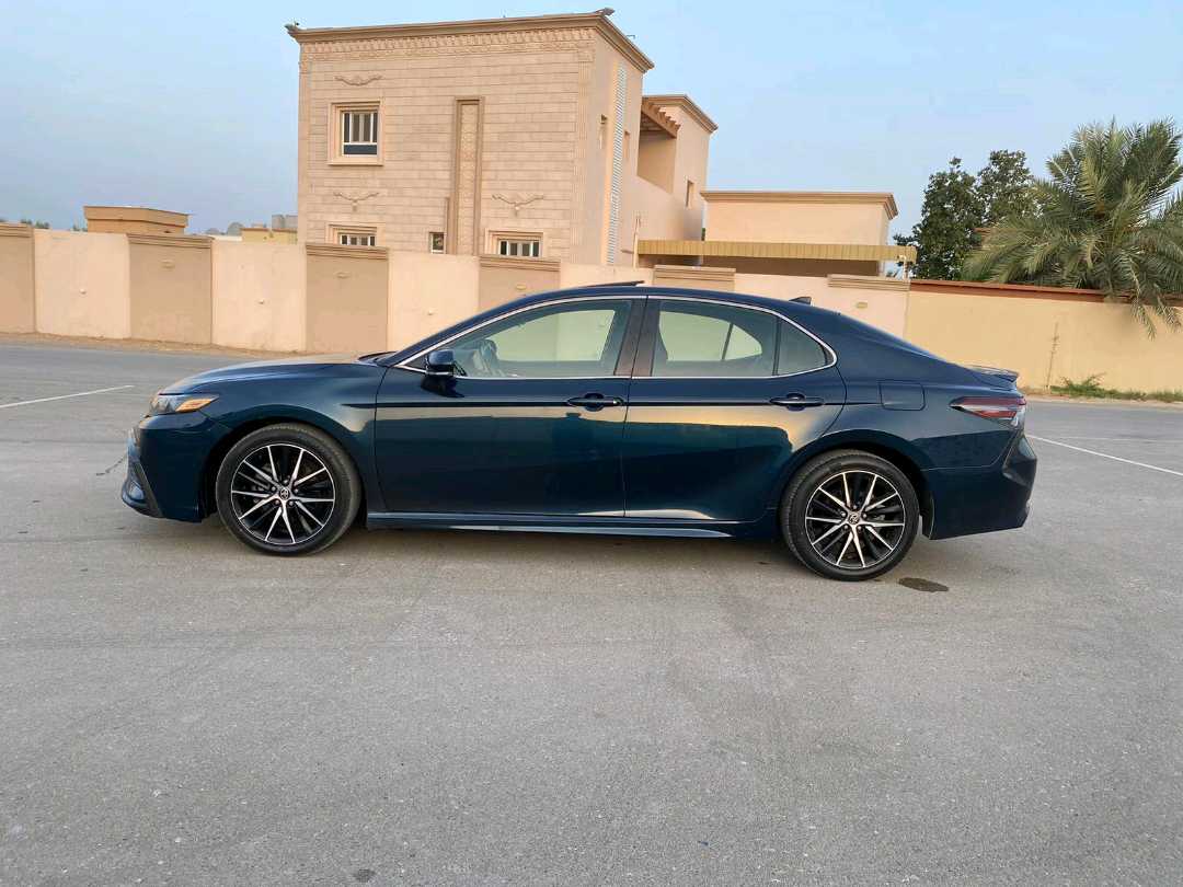 Car Image 2021 TOYOTA CAMRY SE