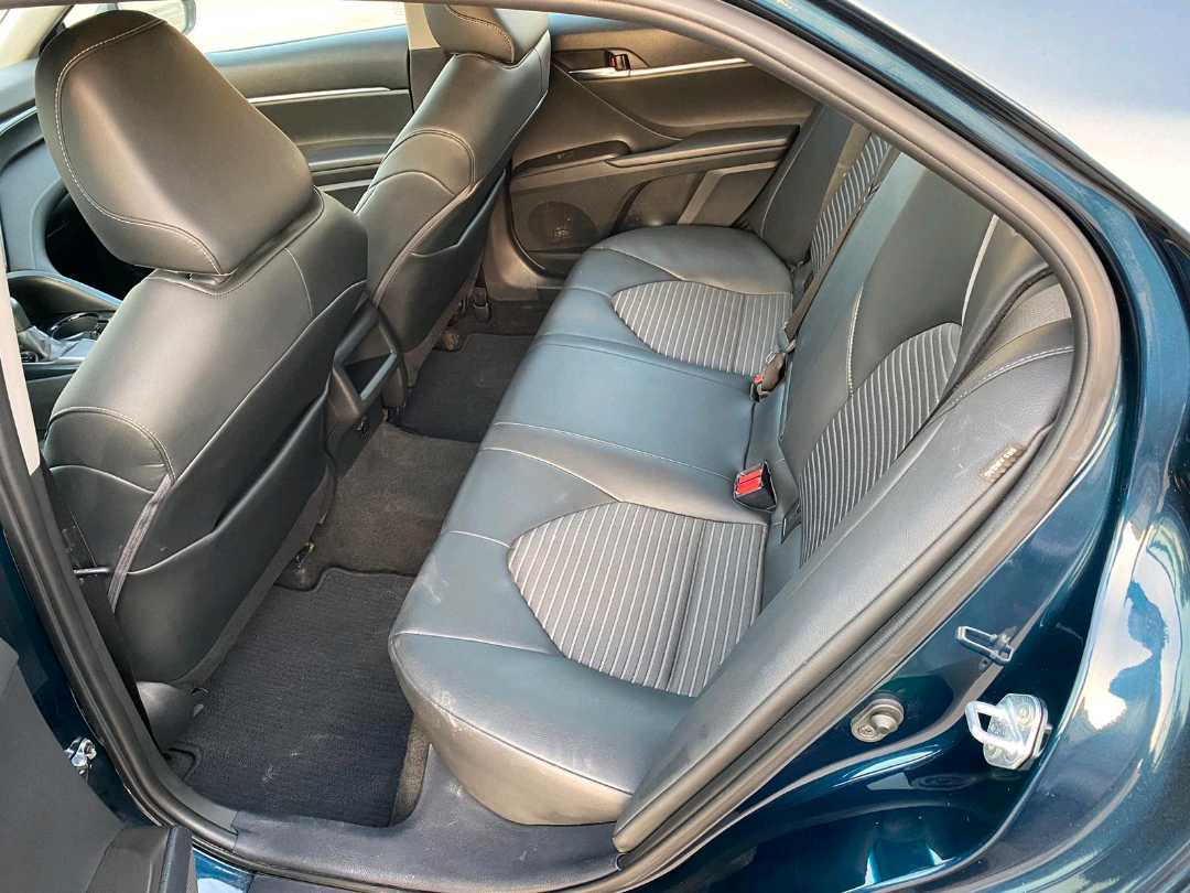 Car Image 2021 TOYOTA CAMRY SE