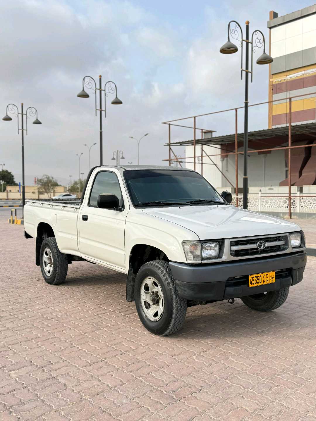 Car Image 1998 TOYOTA HILUX 2.7