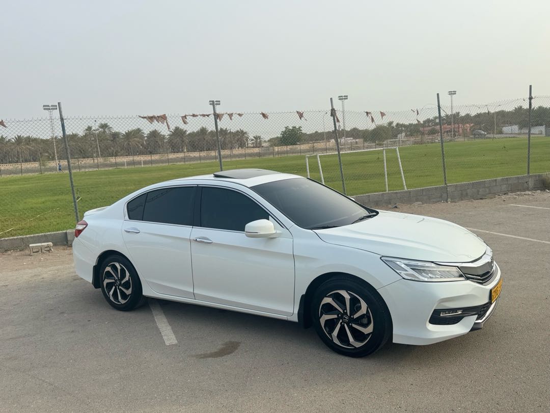 Car Image 2017 HONDA ACCORD EXL