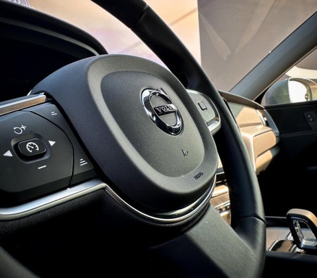 VOLVO XC60 2023