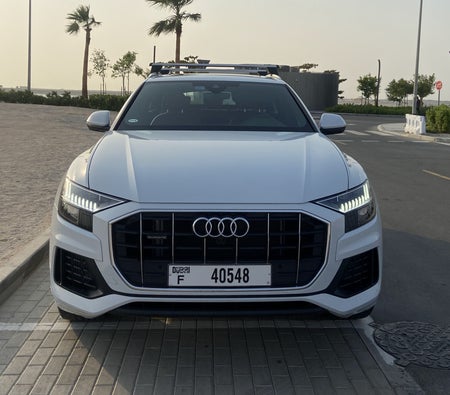 AUDI Q8 2025