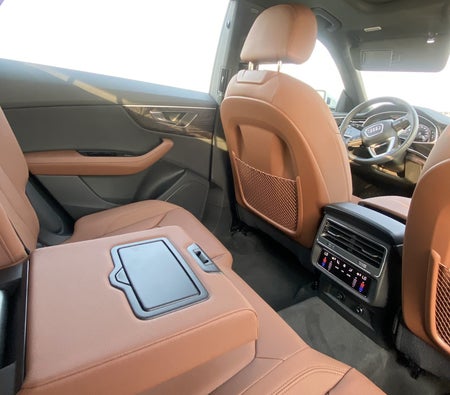 AUDI Q8 2025