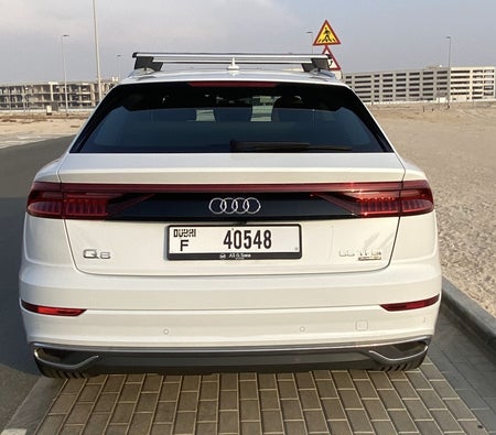 AUDI Q8 2025