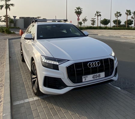 AUDI Q8 2025