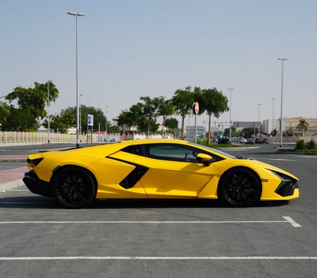 لامبرغيني ريڤويلتو 2024