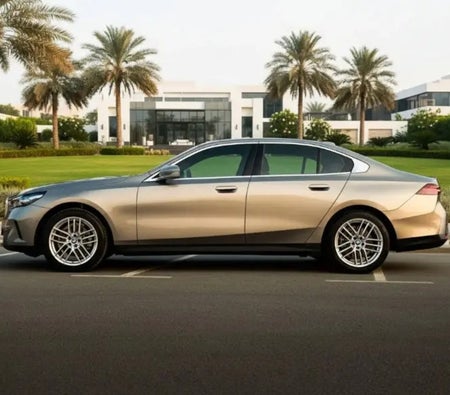 BMW 5 SERIES 2026
