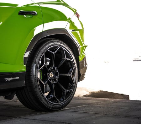LAMBORGHINI URUS 2023