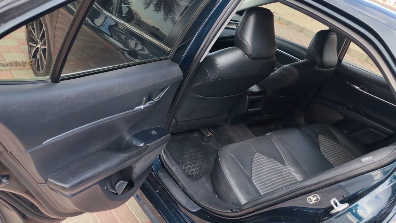 Car Image 2018 TOYOTA CAMRY SE