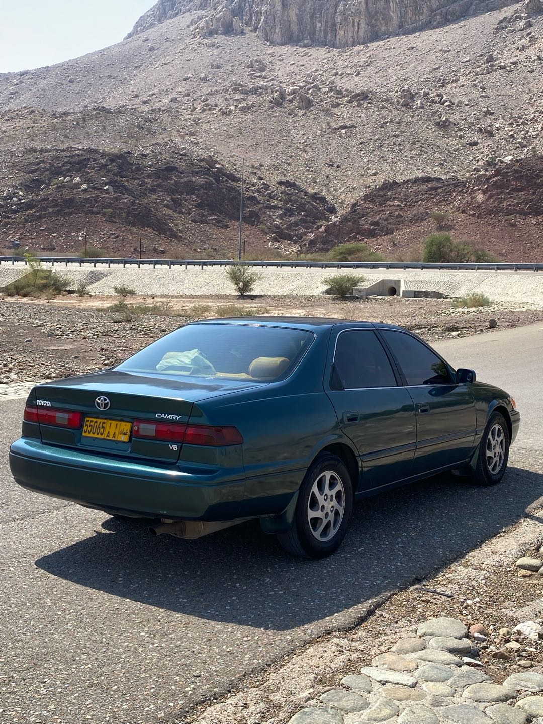 Car Image 1997 TOYOTA CAMRY LE