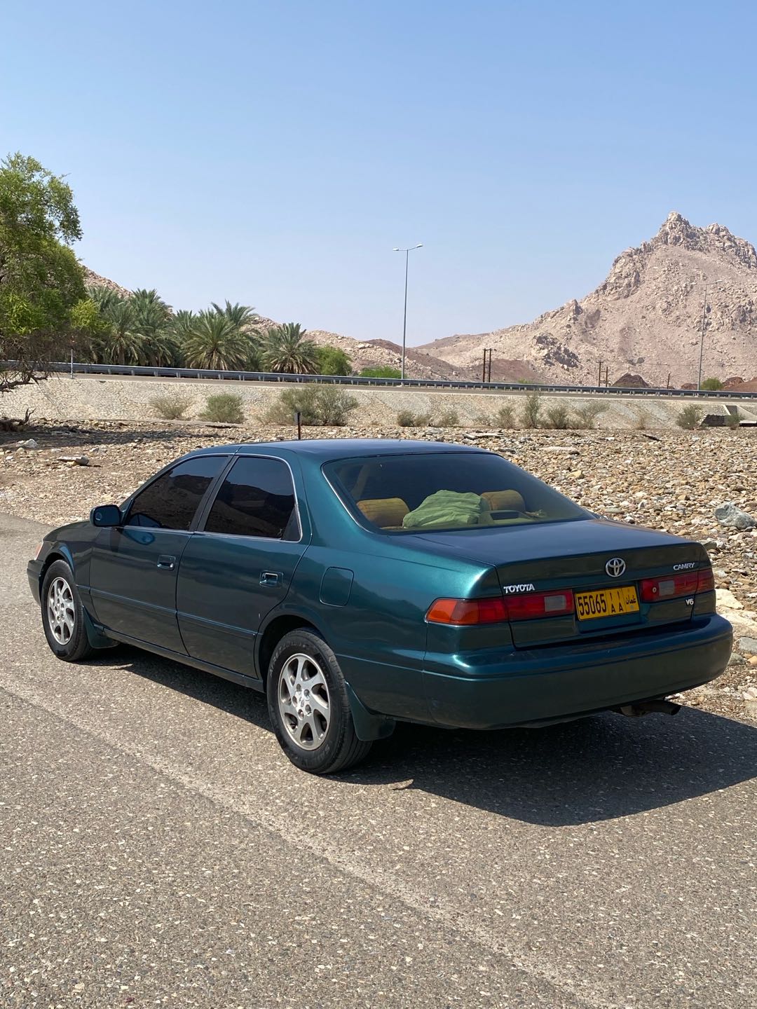 Car Image 1997 TOYOTA CAMRY LE