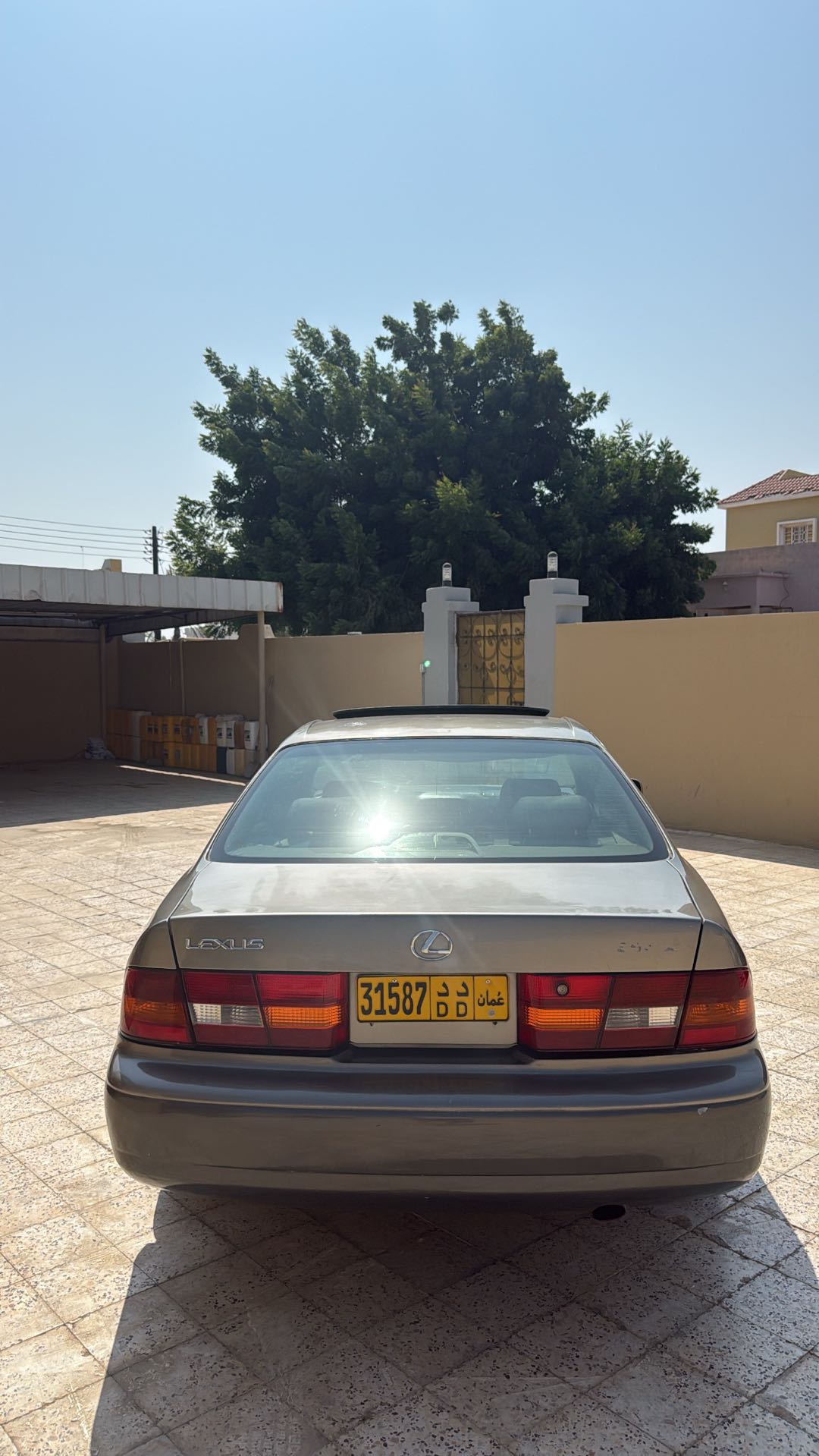 Car Image 1998 LEXUS ES 300