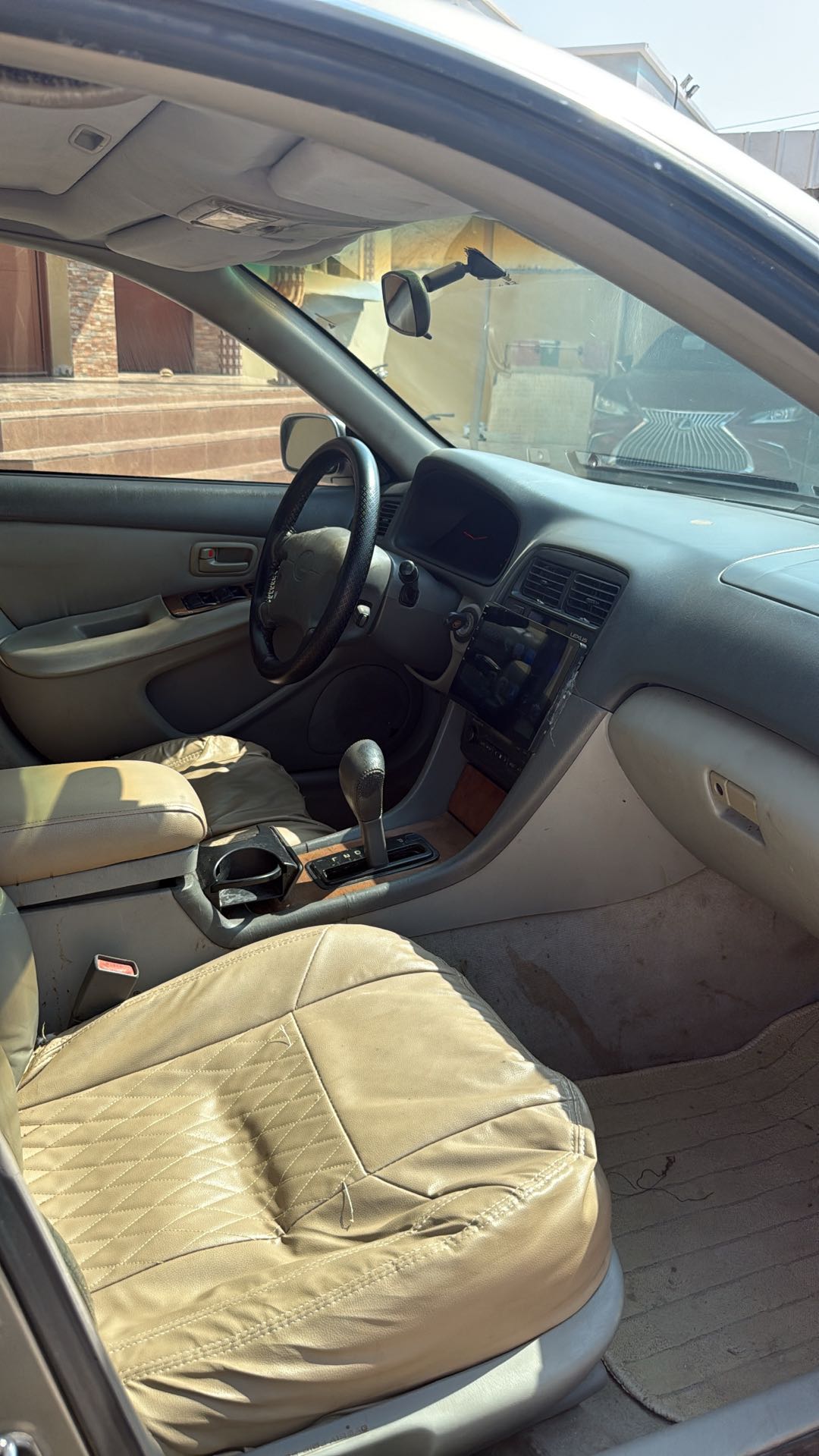 Car Image 1998 LEXUS ES 300