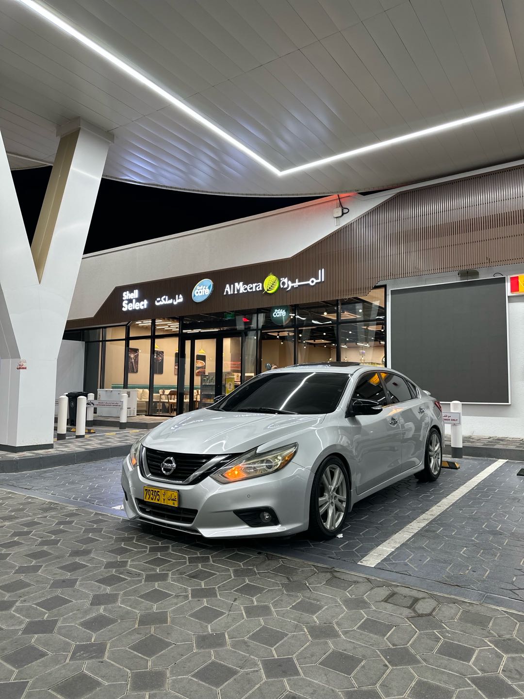Car Image 2016 NISSAN ALTIMA SL
