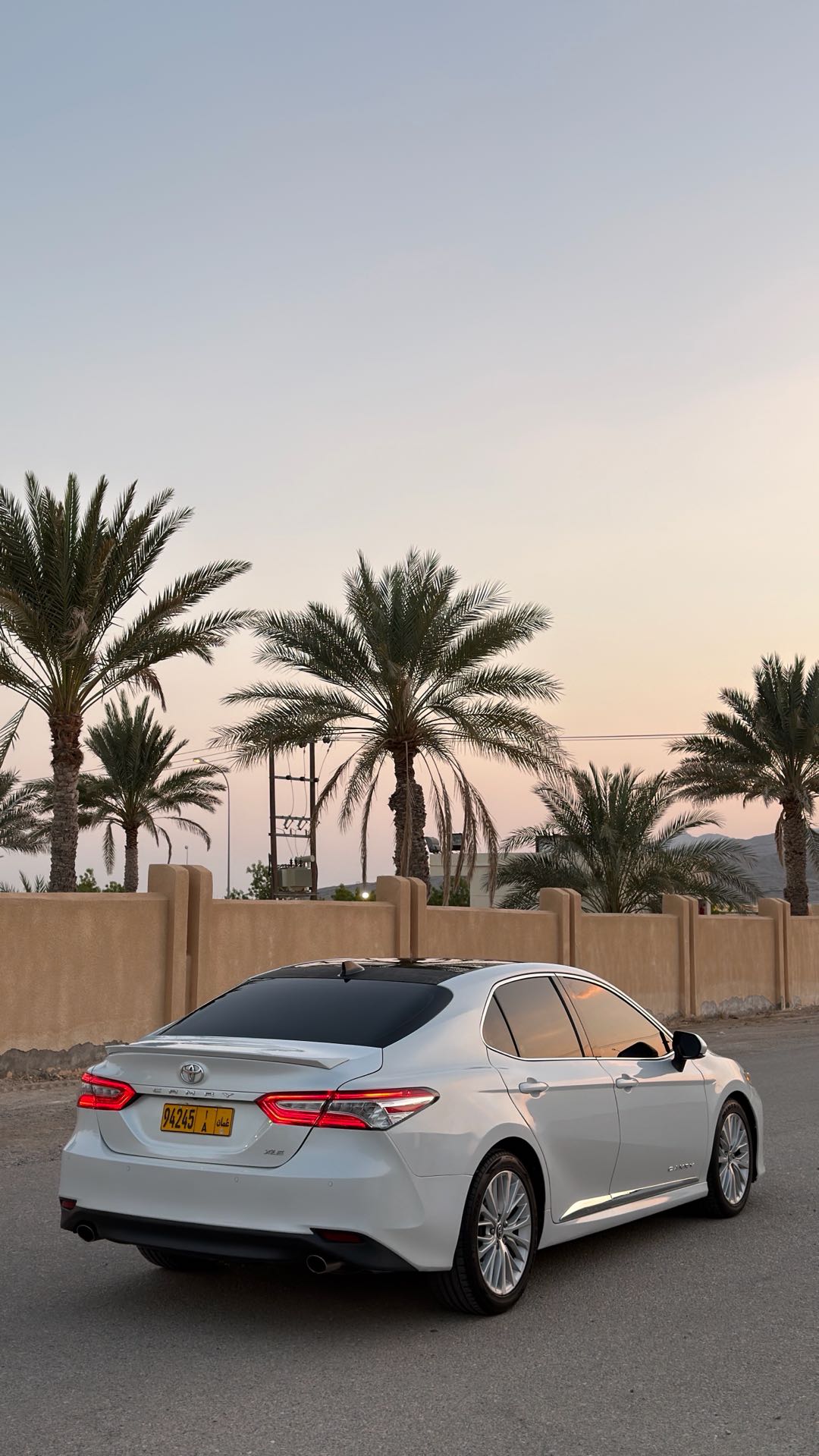 Car Image 2019 TOYOTA CAMRY XLE