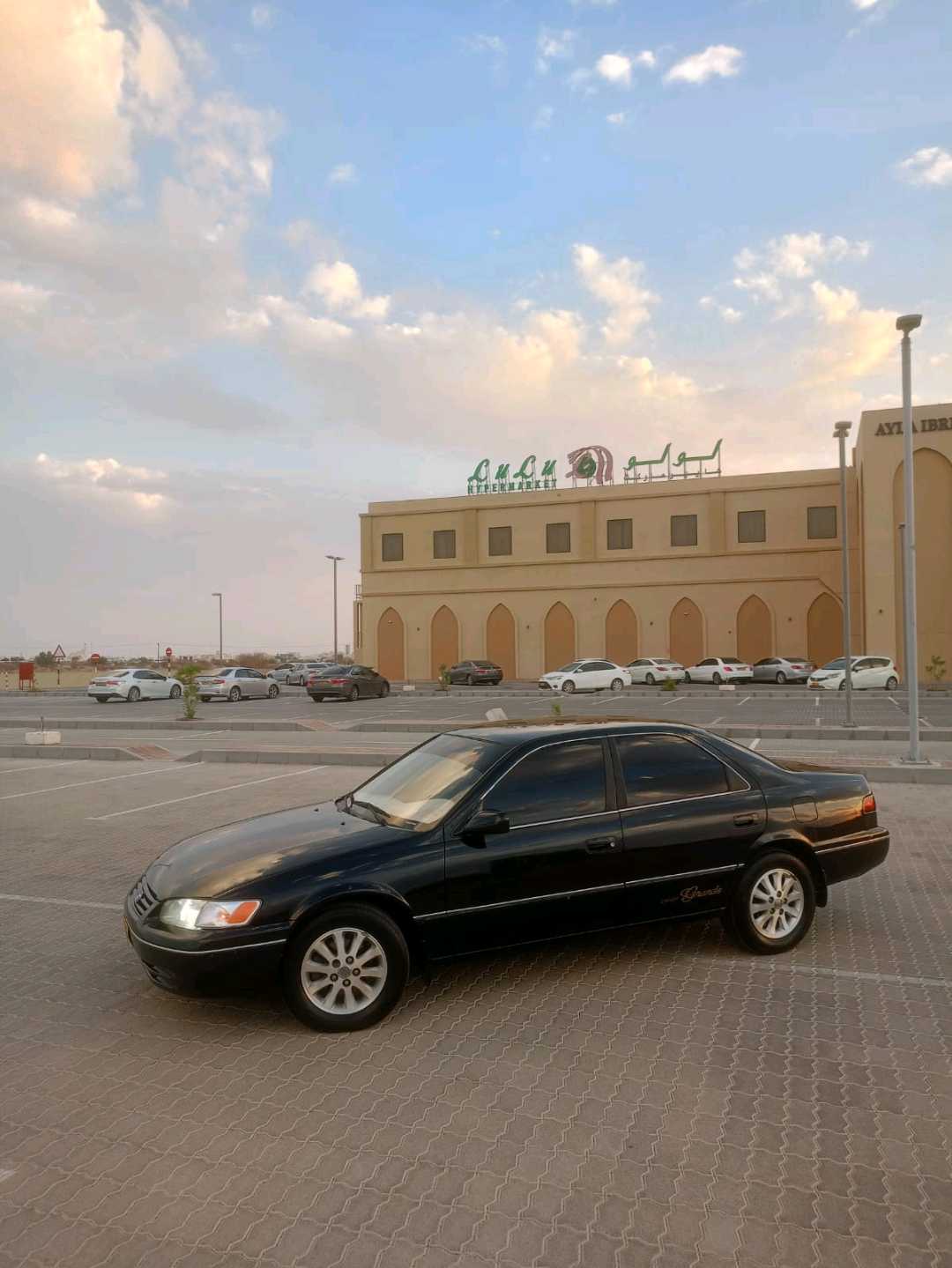 Car Image 1999 TOYOTA CAMRY LE
